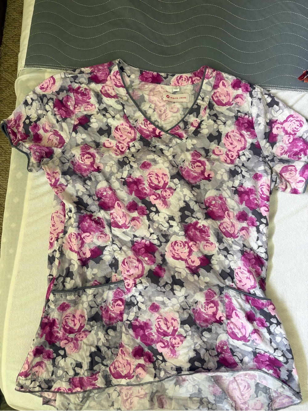 White Cross Floral V-Neck Scrub Top in Pink and Gray
